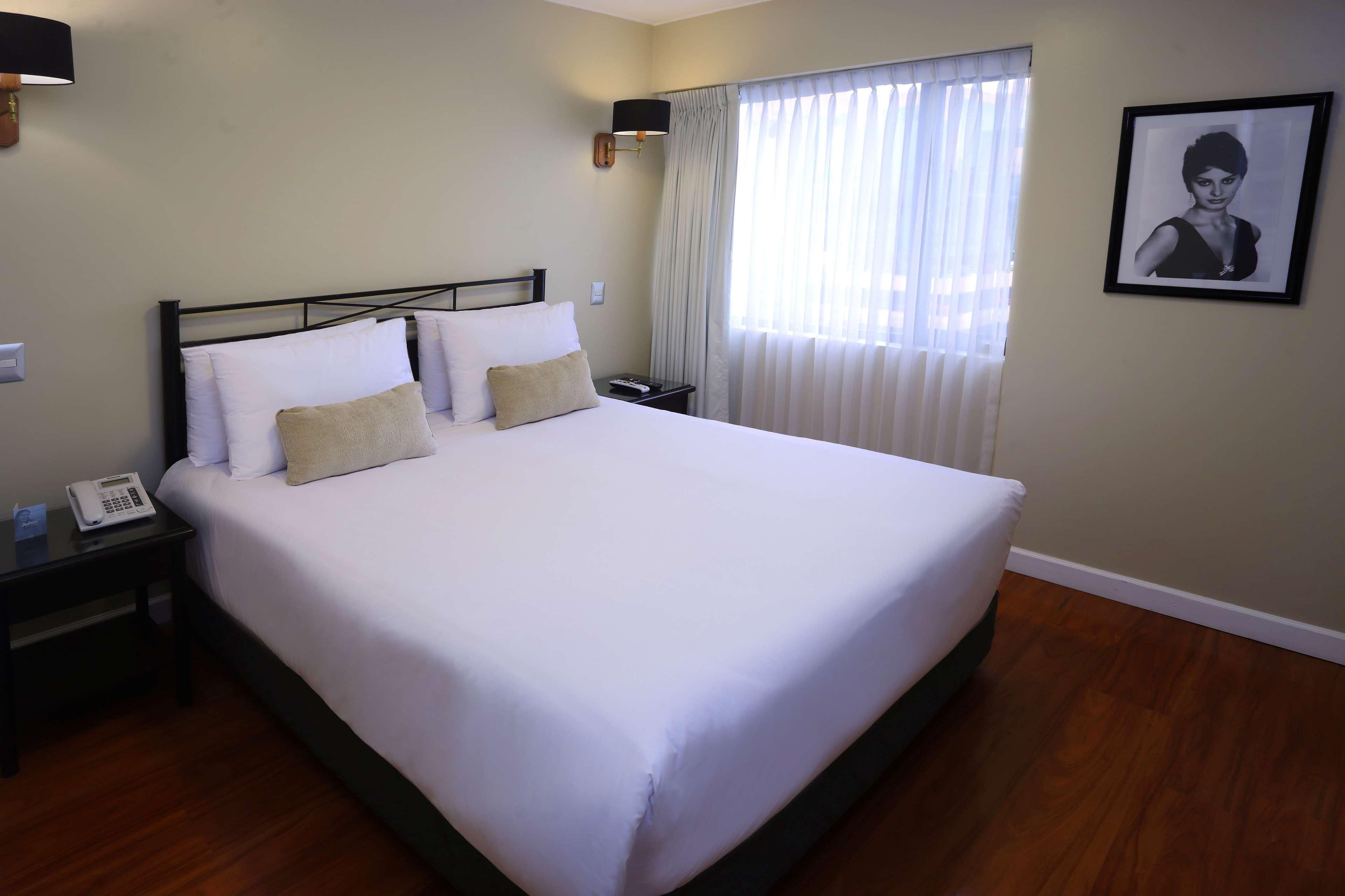 Radisson Hotel Plaza Del Bosque Lima Extérieur photo