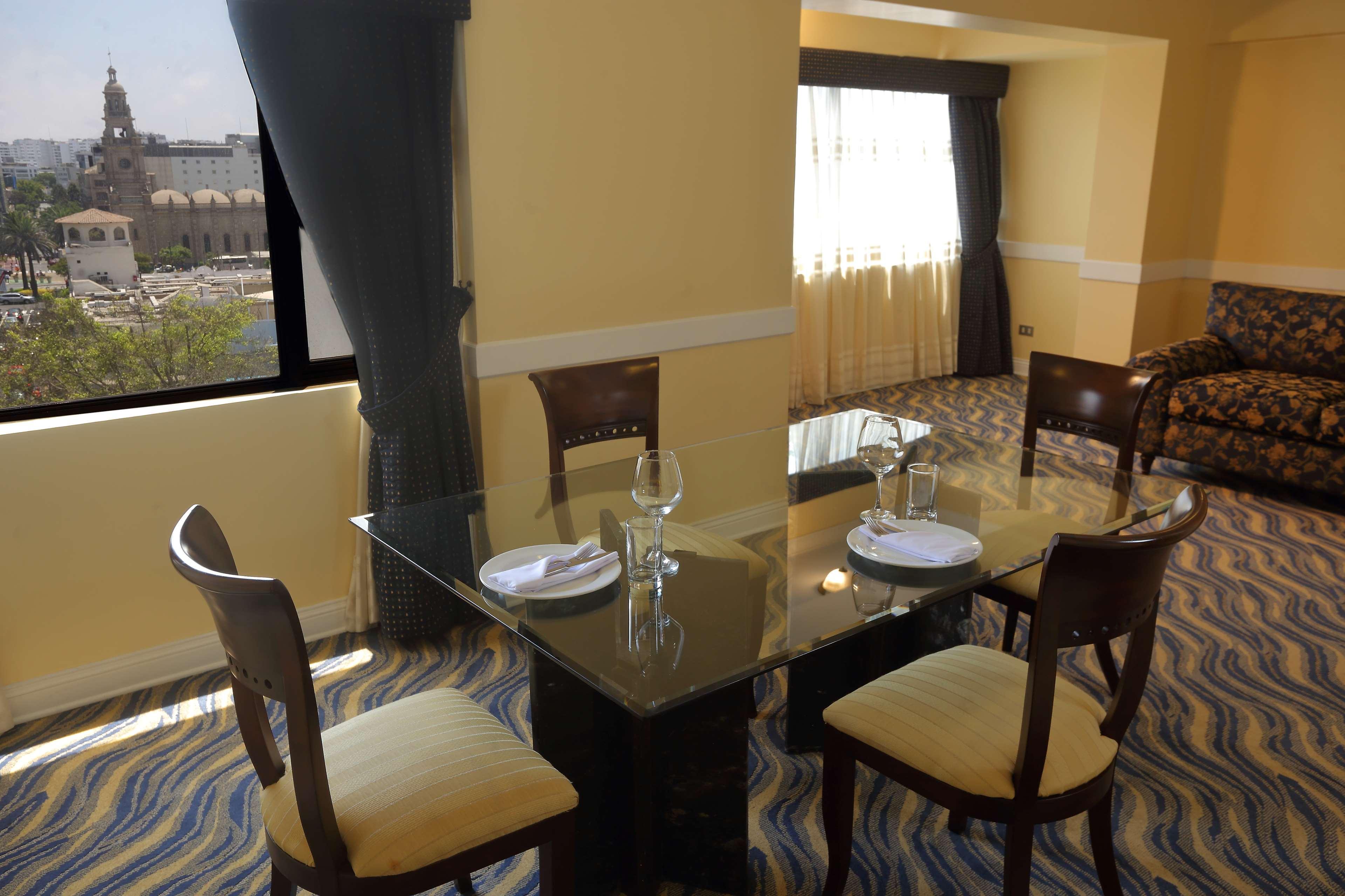 Radisson Hotel Plaza Del Bosque Lima Extérieur photo