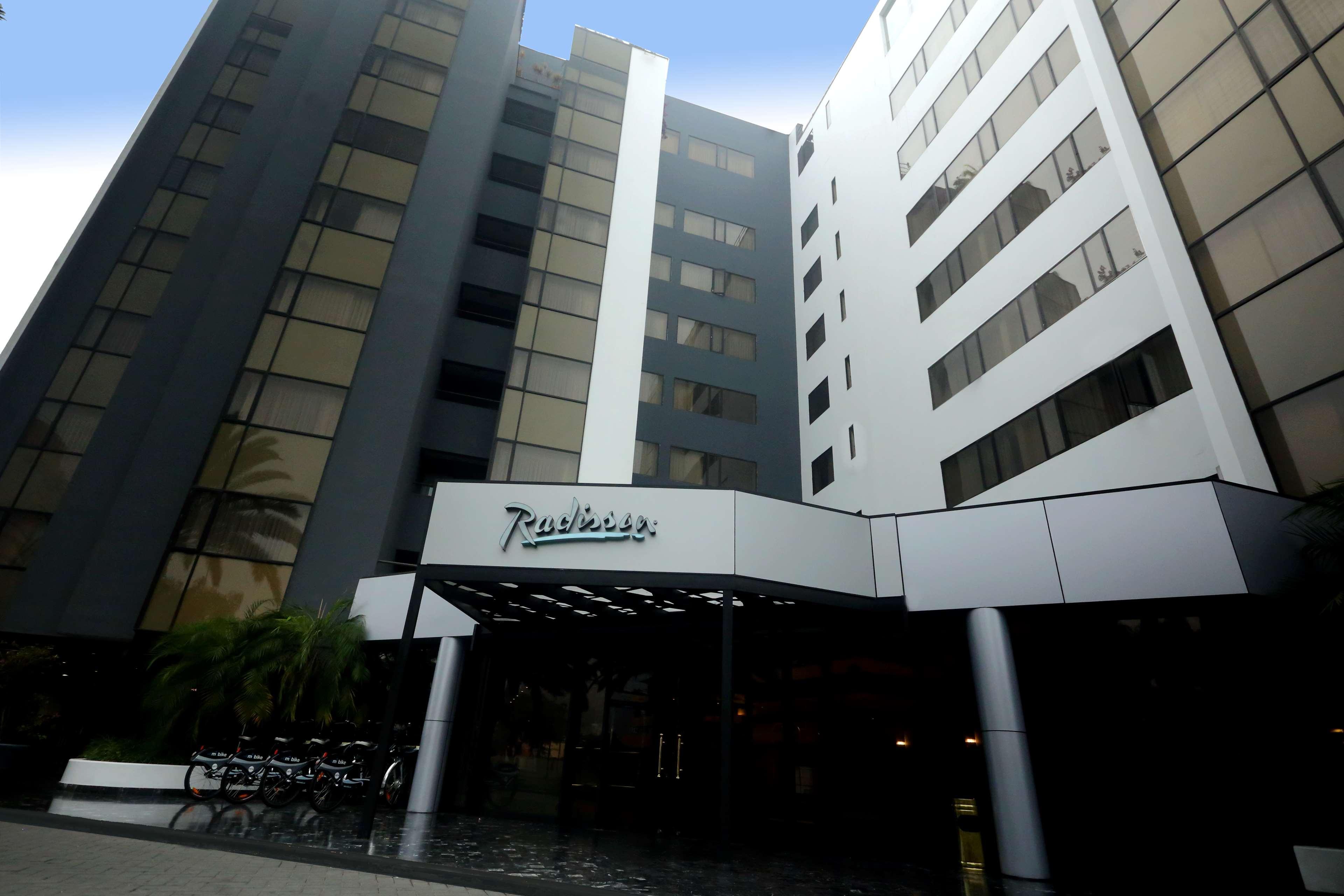 Radisson Hotel Plaza Del Bosque Lima Extérieur photo