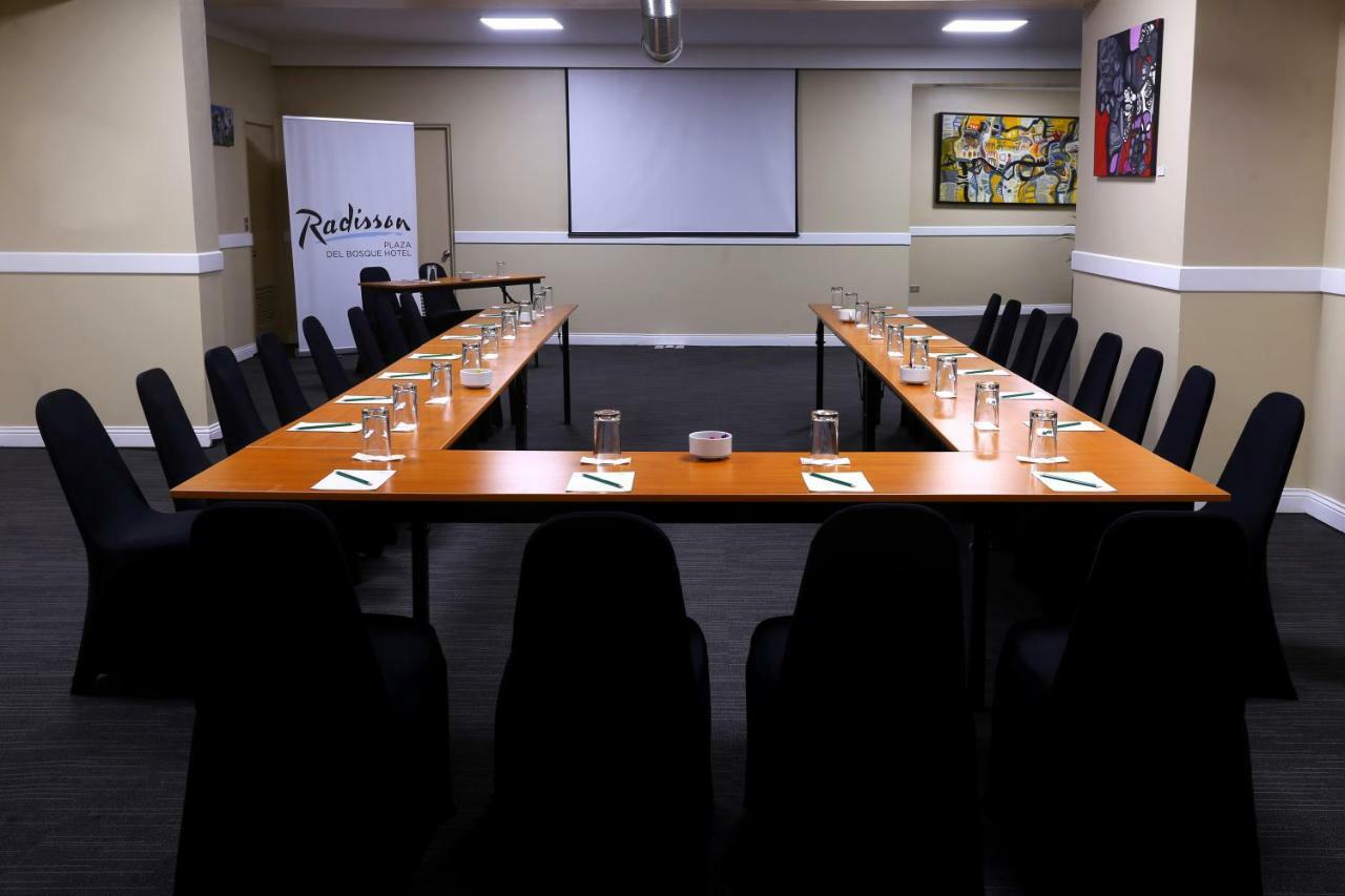 Radisson Hotel Plaza Del Bosque Lima Extérieur photo